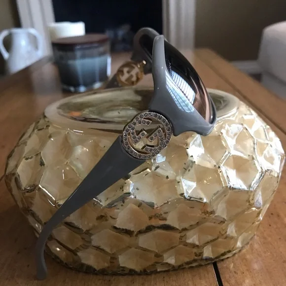 GUCCI crystal logo sunglasses - Picture 4 of 13